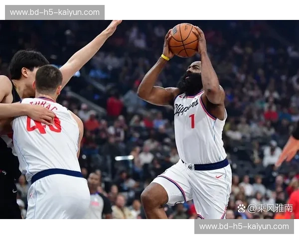 银黑魅影与波特兰火焰的较量：马刺vs开拓者第二场，不仅仅是一场球赛